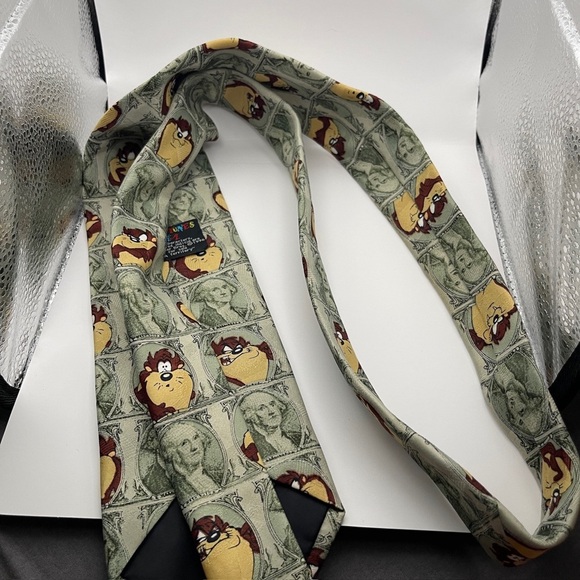 Warner Bros. Taz Dollar Bill Tie - Green and Brown - Picture 5 of 5
